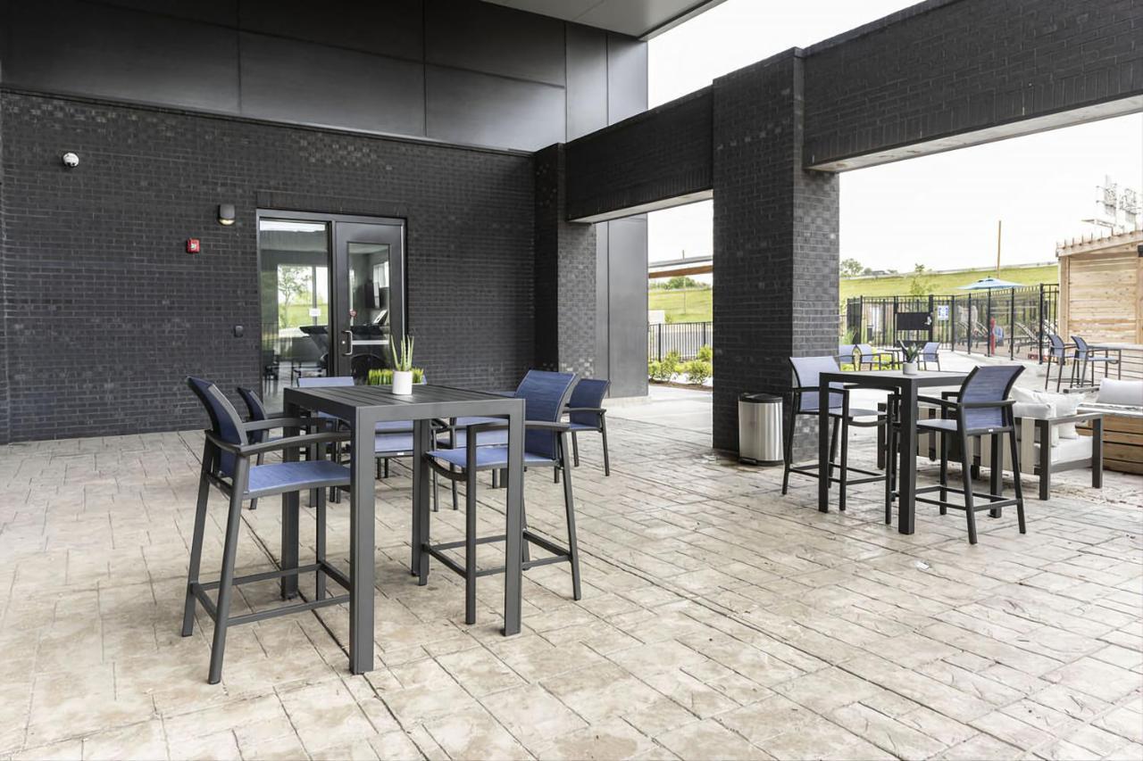 Modern Dwntwn 1 Bdrm Apt Pool Gym Free Parking Indianapolis Exteriör bild