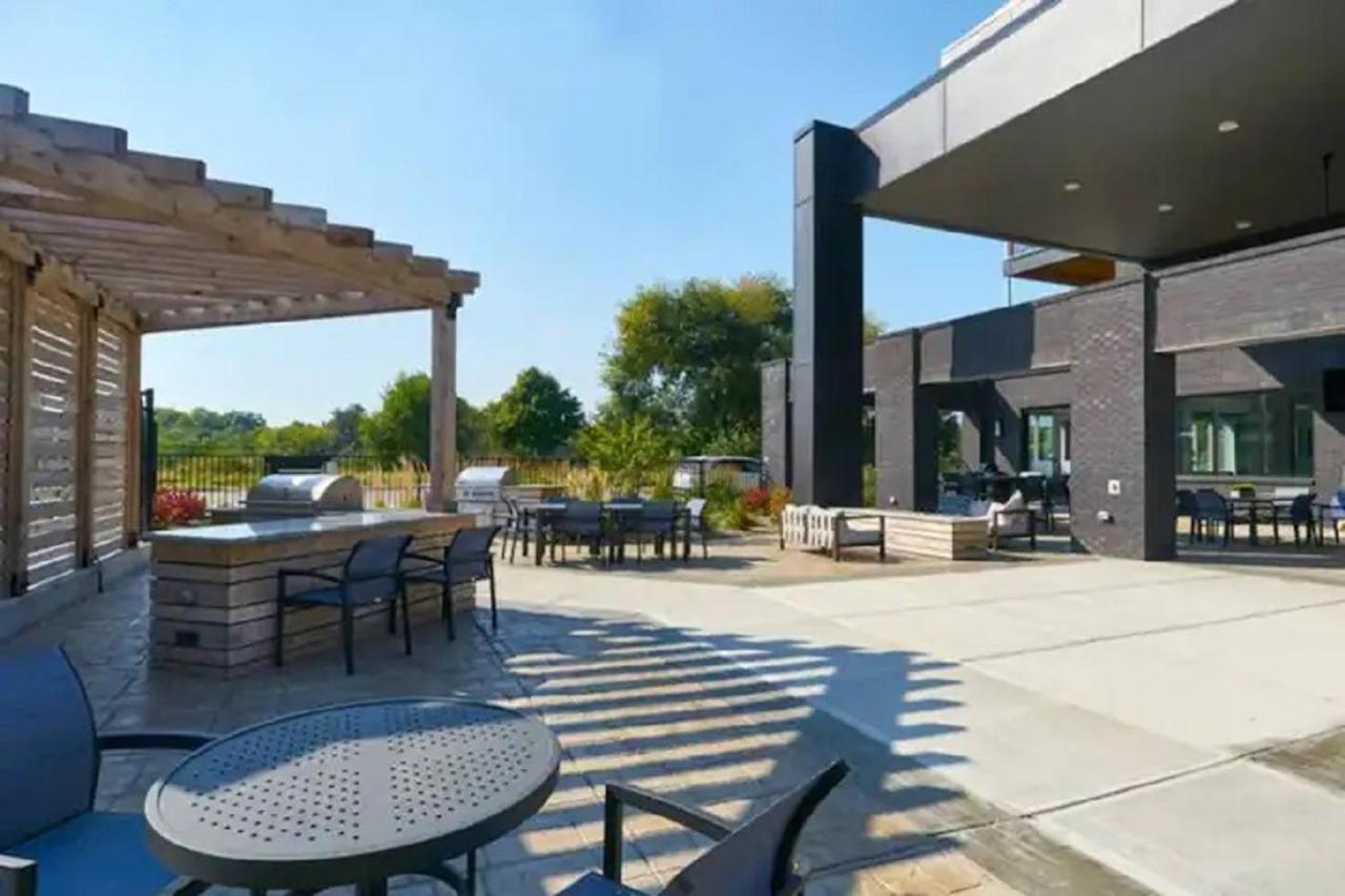Modern Dwntwn 1 Bdrm Apt Pool Gym Free Parking Indianapolis Exteriör bild